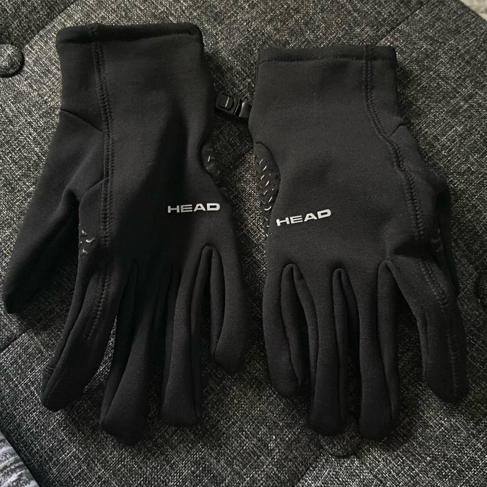 Men’s size Large “Head” brand running gloves.